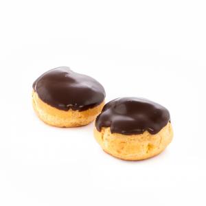 mini choux with chocolate